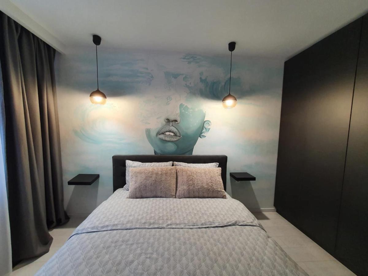 Discret Home Luxury Floresti  Luaran gambar
