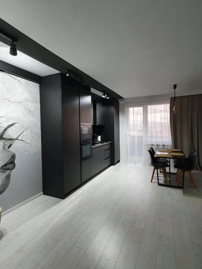 Discret Home Luxury Floresti  Luaran gambar