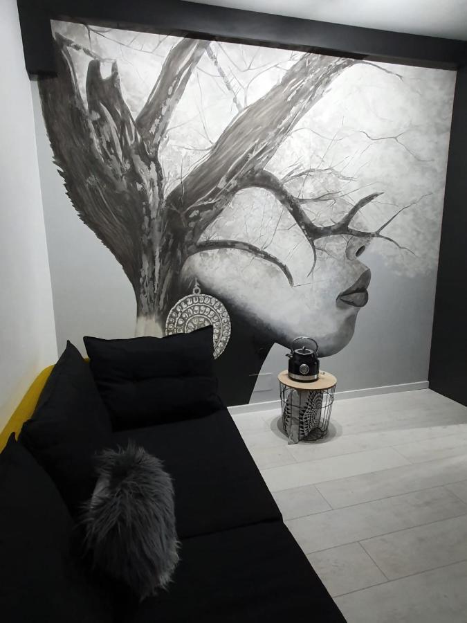 Discret Home Luxury Floresti  Luaran gambar