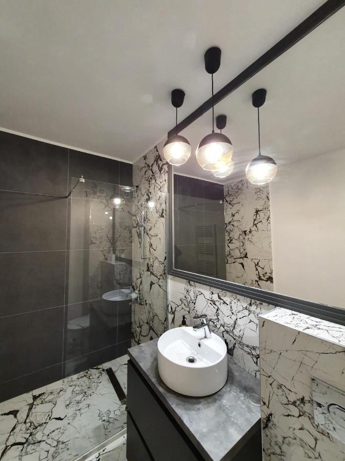 Discret Home Luxury Floresti  Luaran gambar